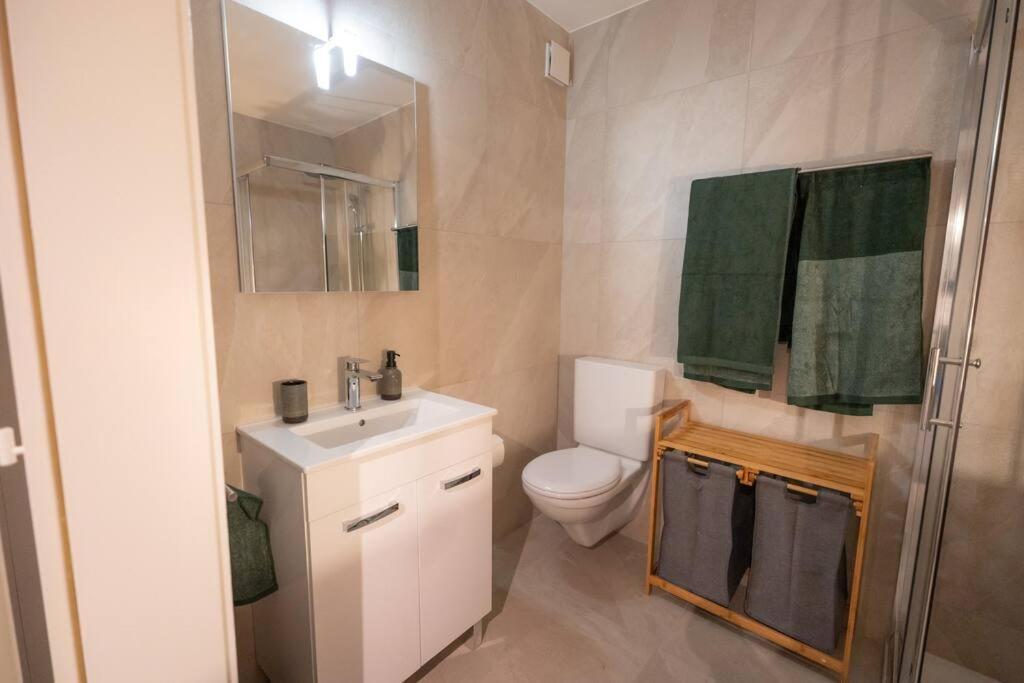 Appartement Spacieux Au Centre De La Gruyere Broc ภายนอก รูปภาพ